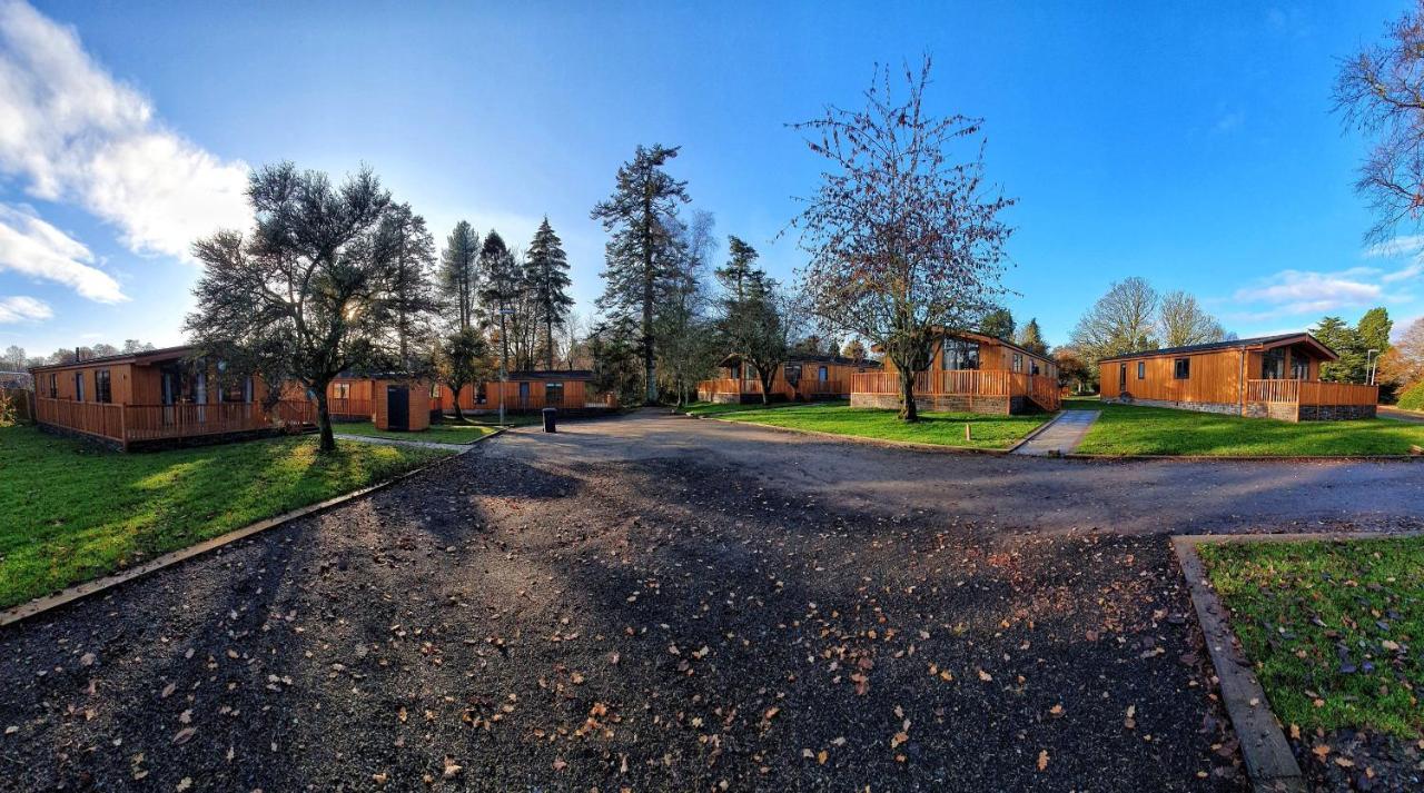 Skyline Lodge Loch Lomond Castle Lodges Balloch Exterior foto